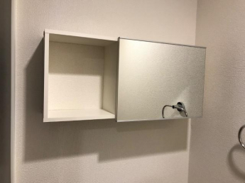 掃除用品をしまえるトイレ収納