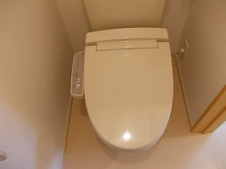 コンパクトで使いやすいトイレです