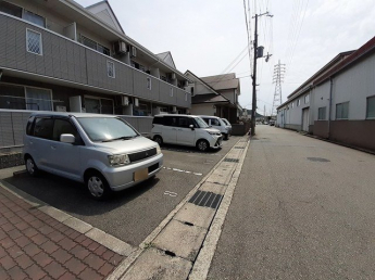 駐車場に車を止められます