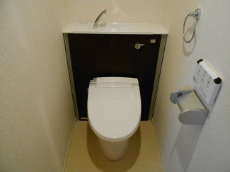 清潔感のあるトイレです