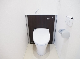 コンパクトで使いやすいトイレです