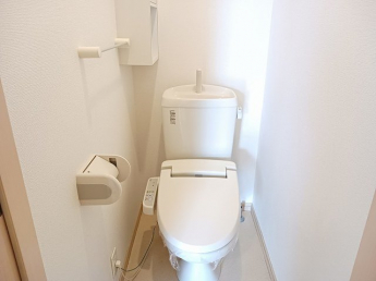 コンパクトで使いやすいトイレです