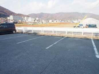 駐車場に車を止められます