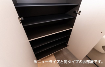 たっぷりとした収納スペースです