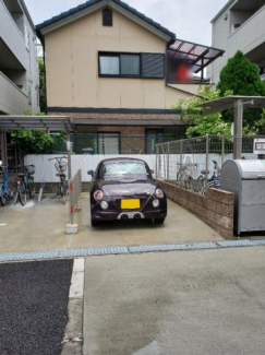 【駐車場】