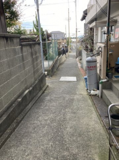 【前面道路含む現地写真】