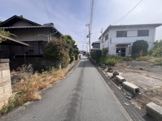 【前面道路含む現地写真】