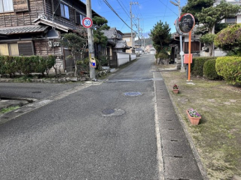 【前面道路含む現地写真】