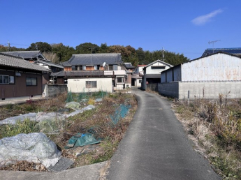 【前面道路含む現地写真】