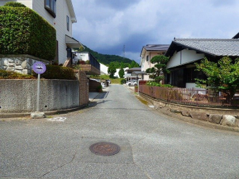 【前面道路含む現地写真】