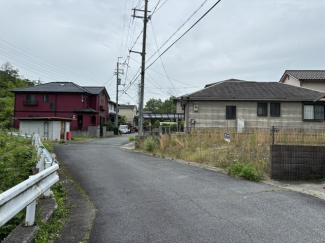 【前面道路含む現地写真】