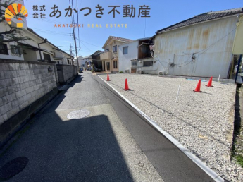 【前面道路含む現地写真】