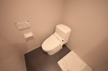 ゆったりとした空間のトイレです