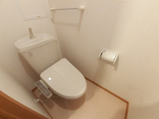 コンパクトで使いやすいトイレです