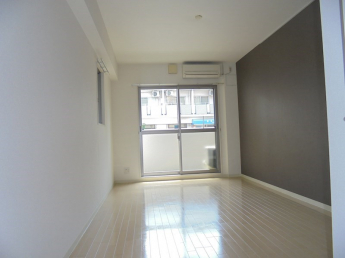 ゆったり過ごせるリビングです