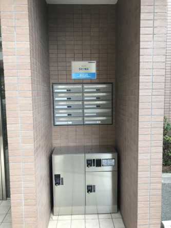 清潔なエントランスです