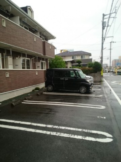 駐車場があるので、車を買う予定の方も安心です