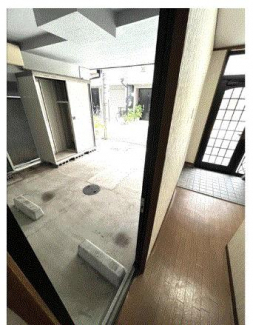 駐車場より荷物搬入できます