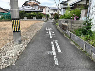 南東側道路