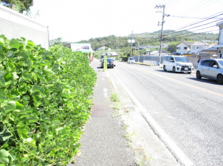 前面道路　府道７５２号線沿い