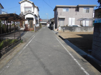 【前面道路含む現地写真】