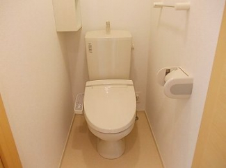 コンパクトで使いやすいトイレです