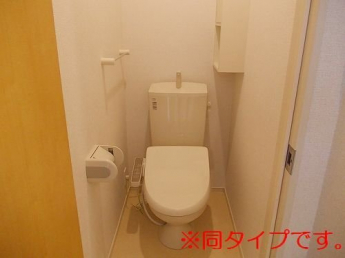 ゆったりとした空間のトイレです