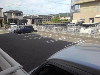 駐車場に車を止められます