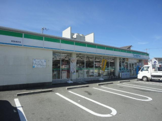 ファミリーマート姫路勝原店まで300ｍ