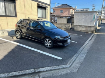 【駐車場】