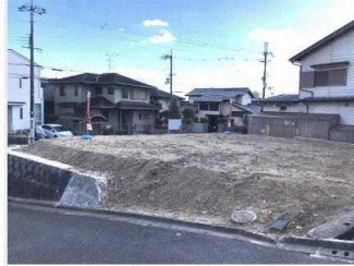 更地　整形地　北東角地　建築条件なし売り土地