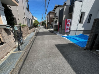 【前面道路含む現地写真】