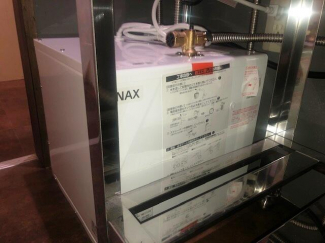 ＩＮＡＸ製の電気温水器も設置致しました～！