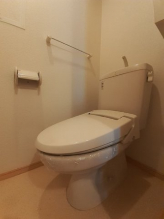 コンパクトで使いやすいトイレです