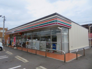 セブンイレブン束本１丁目店様まで300m