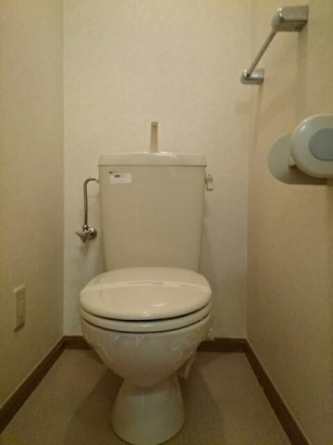 ゆったりとした空間のトイレです