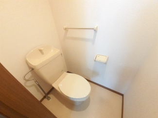 ゆったりとした空間のトイレです