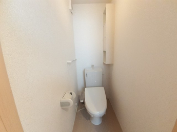 ゆったりとした空間のトイレです