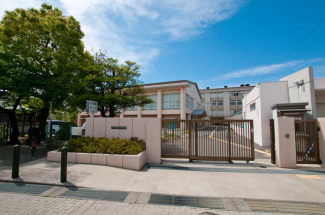 泉佐野市立第二小学校まで324m