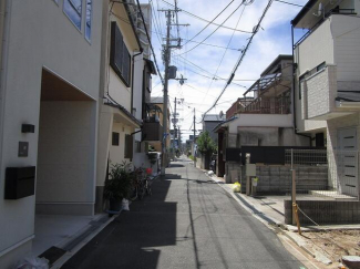 前面道路は車の往来が少ないです。