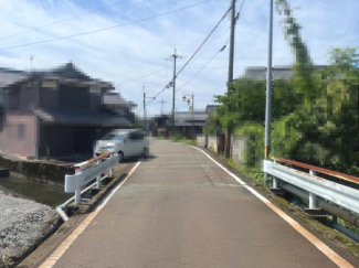 【前面道路含む現地写真】