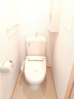 コンパクトで使いやすいトイレです