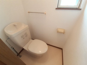 コンパクトで使いやすいトイレです