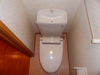 コンパクトで使いやすいトイレです