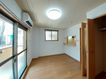 こちらの居間で趣味の時間をお楽しみください