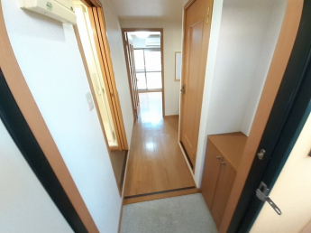 シンプルで使いやすい玄関です