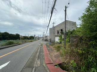 南西側前面道路です