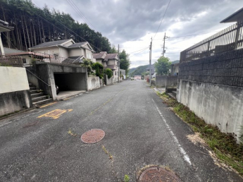 【前面道路含む現地写真】