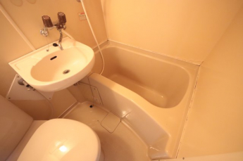 コンパクトで使いやすいお風呂です