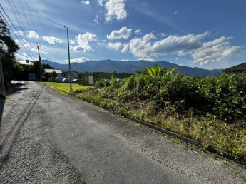 【前面道路含む現地写真】